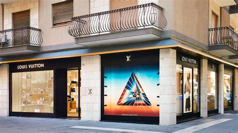 louis vuitton bari contatti|Louis Vuitton Bari Store in Bari, ITALY .